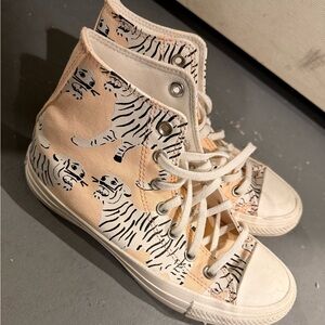 Limited edition high top converse pink with tigers women’s 7.5